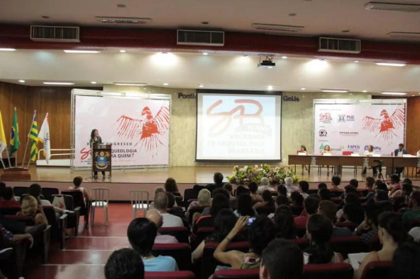 A presidente da SAB Gestão 2013 –2015, Prof. Dr. Marcia Bezerra